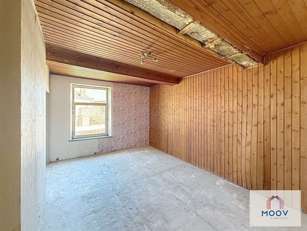 Maison 3 façades 3 chambres avec jardin et parking! A rénover !