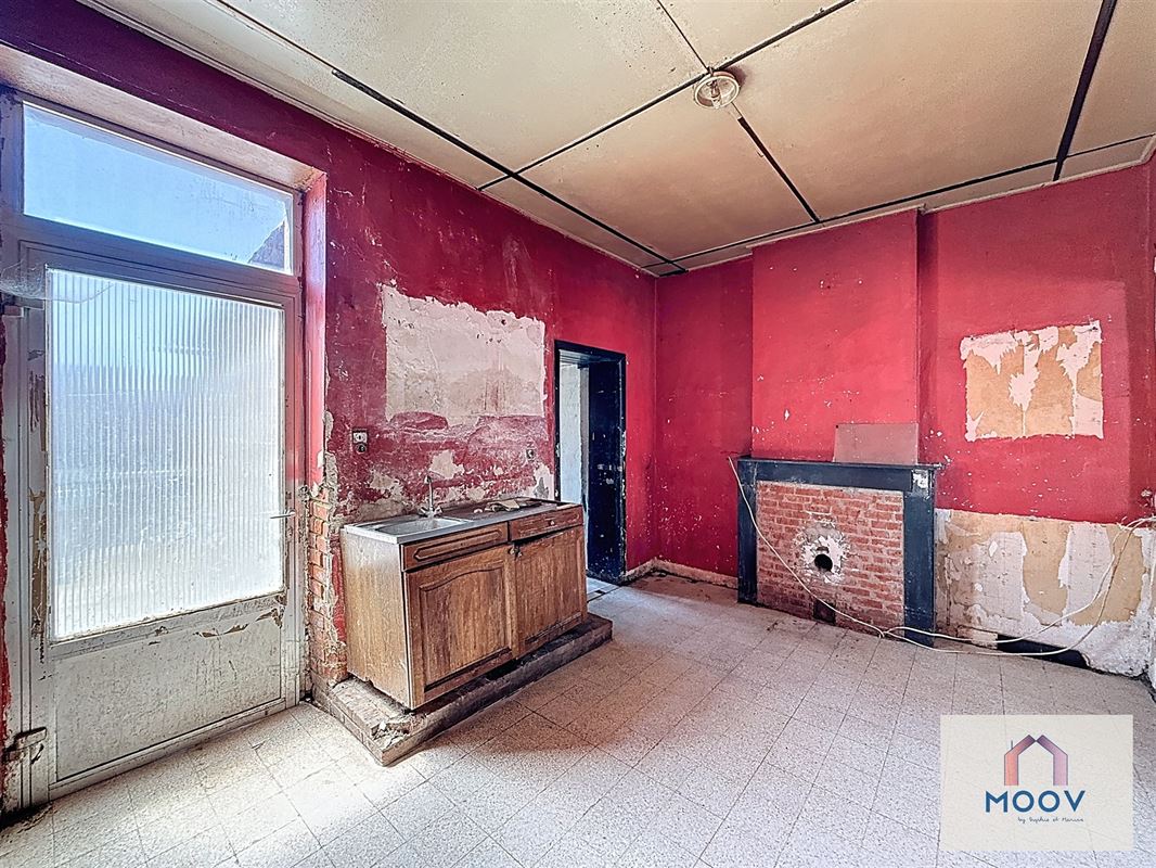 Maison 3 façades 3 chambres avec jardin et parking! A rénover !