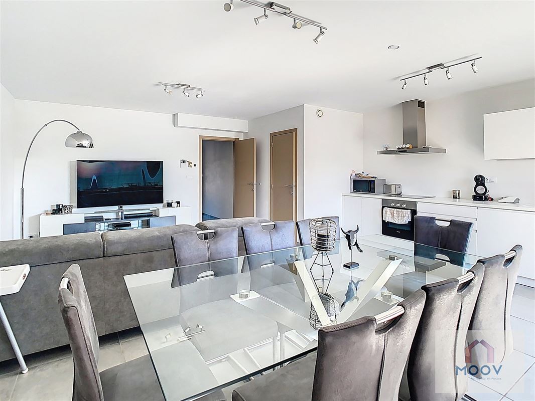 Bel appartement deux chambres avec terrasse !