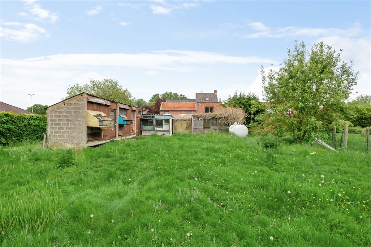 Te renoveren charmewoning op een perceel van 2959 m2