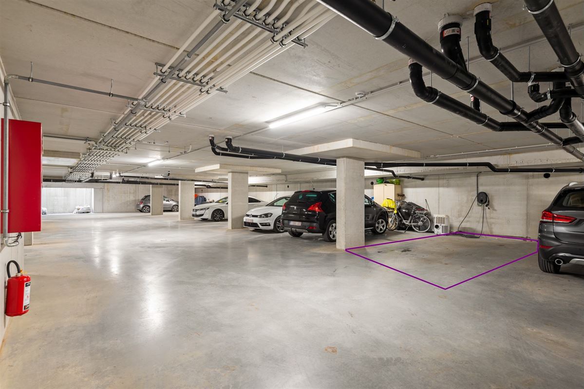 Zeer recent gelijkvloers appartement met 2 slaapkamers, tuin en autostaanplaats