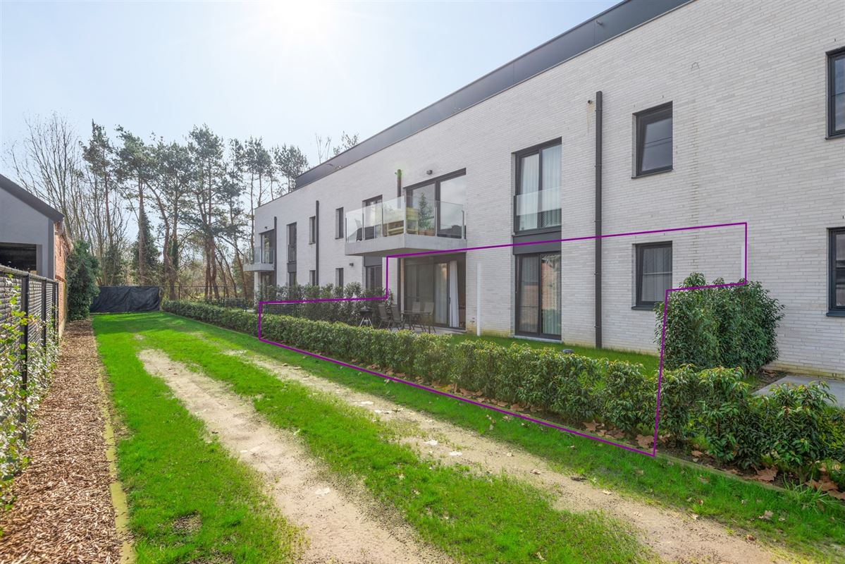 Zeer recent gelijkvloers appartement met 2 slaapkamers, tuin en autostaanplaats