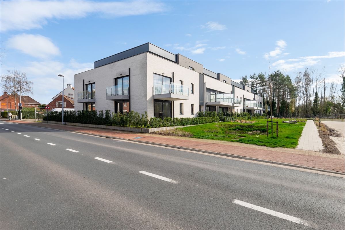 Zeer recent gelijkvloers appartement met 2 slaapkamers, tuin en autostaanplaats