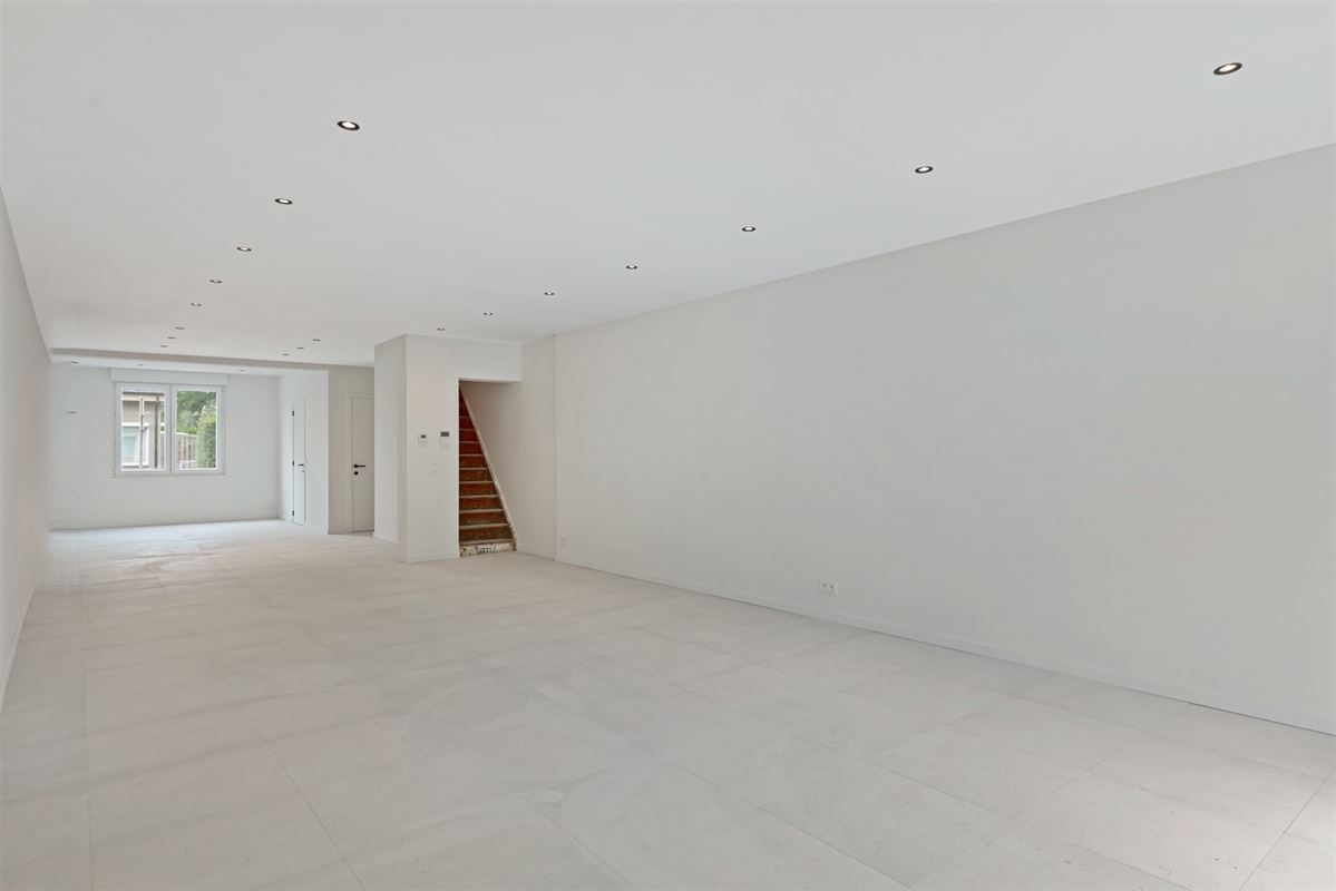 Volledig gerenoveerde woning met 3 slaapkamers en tuin