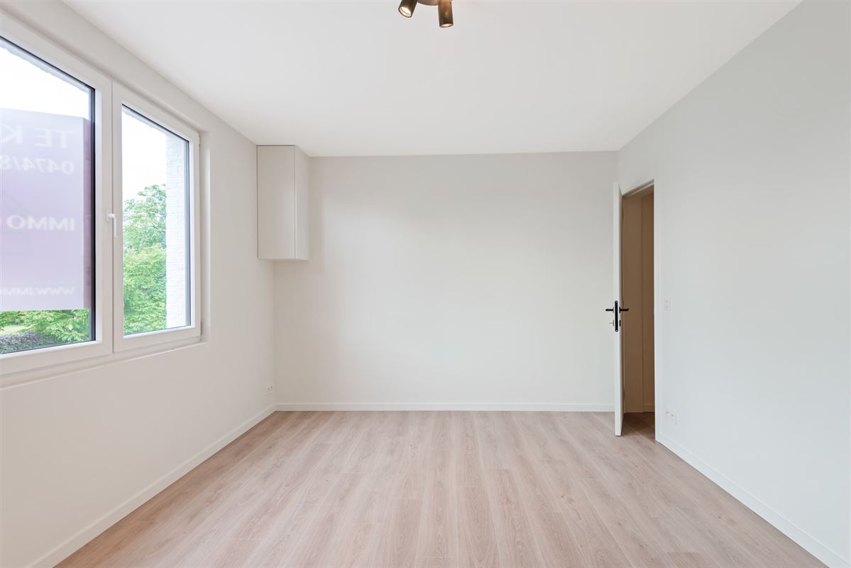 Volledig gerenoveerde woning met 3 slaapkamers en tuin