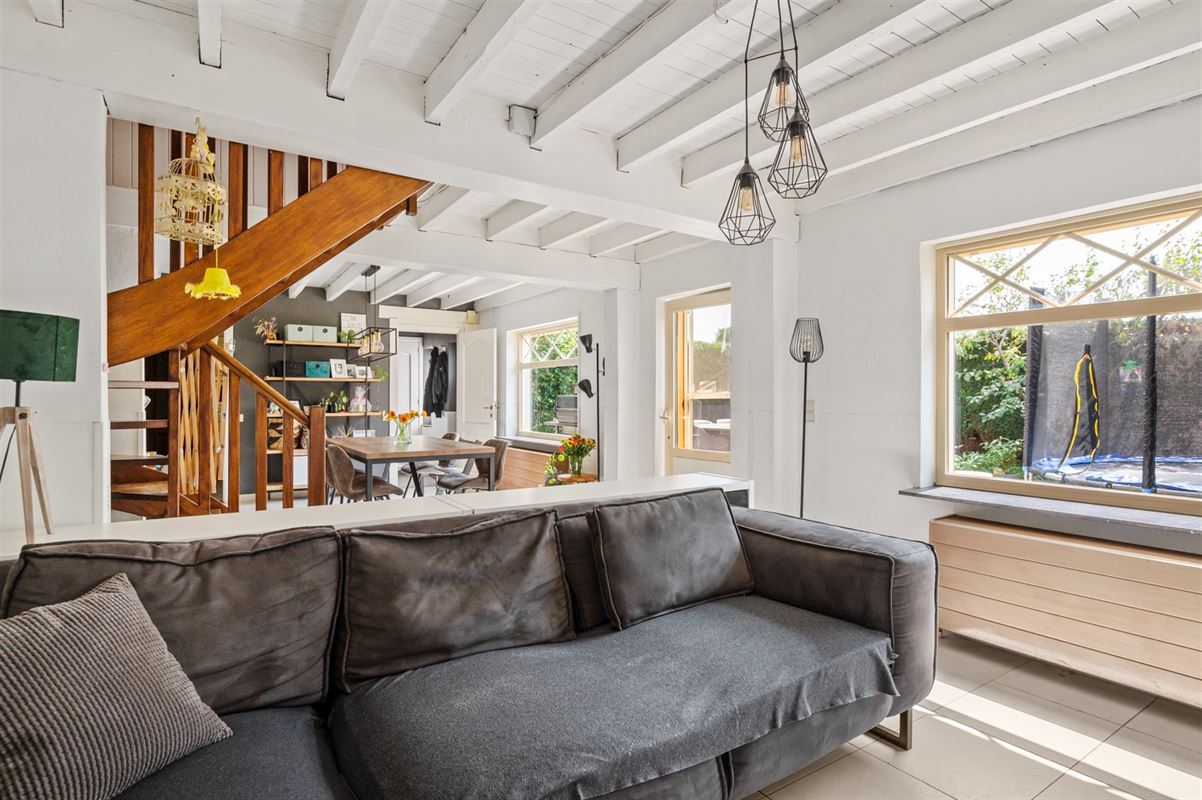 Rustieke instapklare woning met 2 slaapkamers en ruim terras