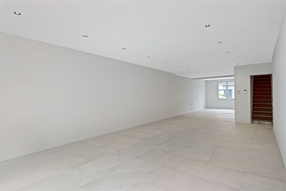 Volledig gerenoveerde woning met 3 slaapkamers en tuin