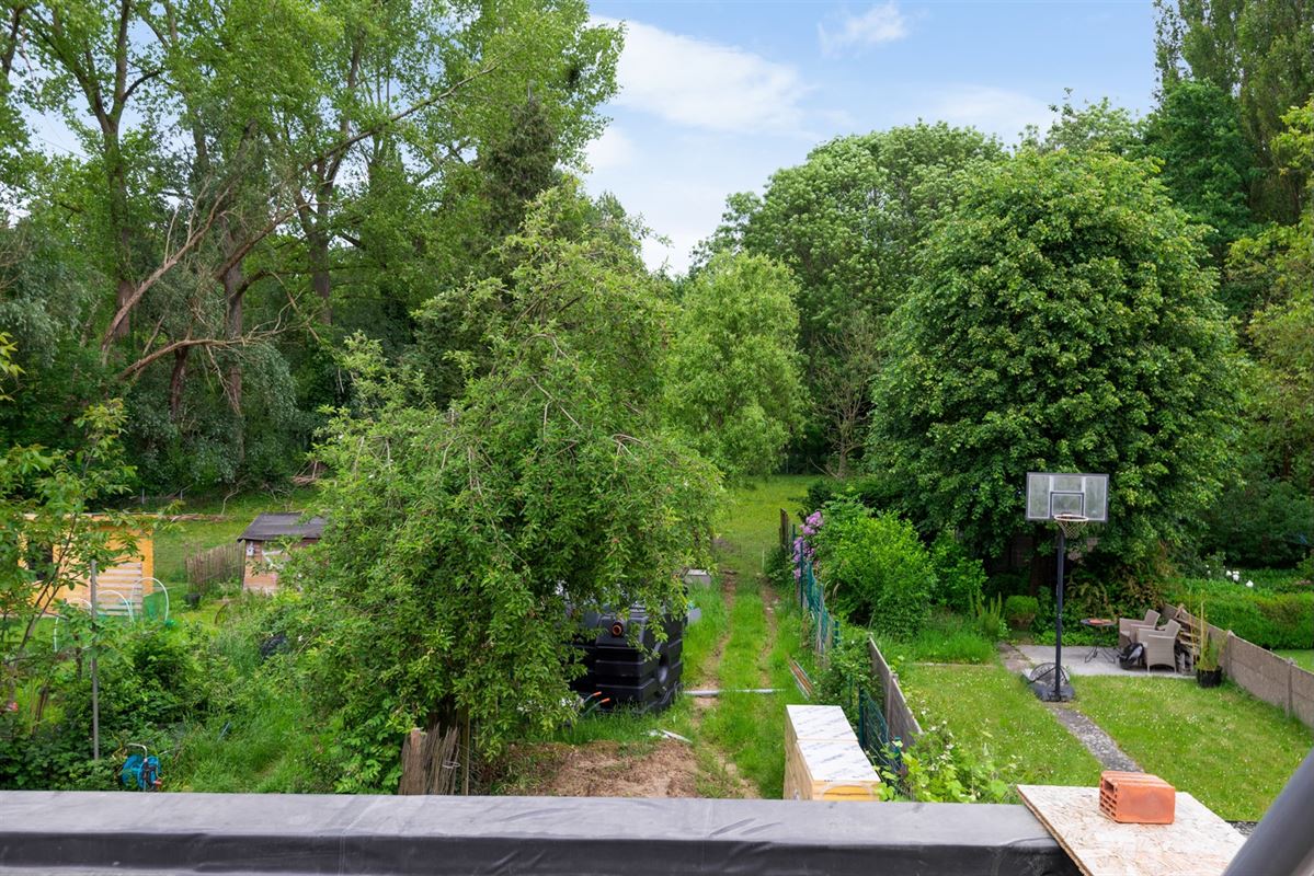 Volledig gerenoveerde woning met 3 slaapkamers en tuin