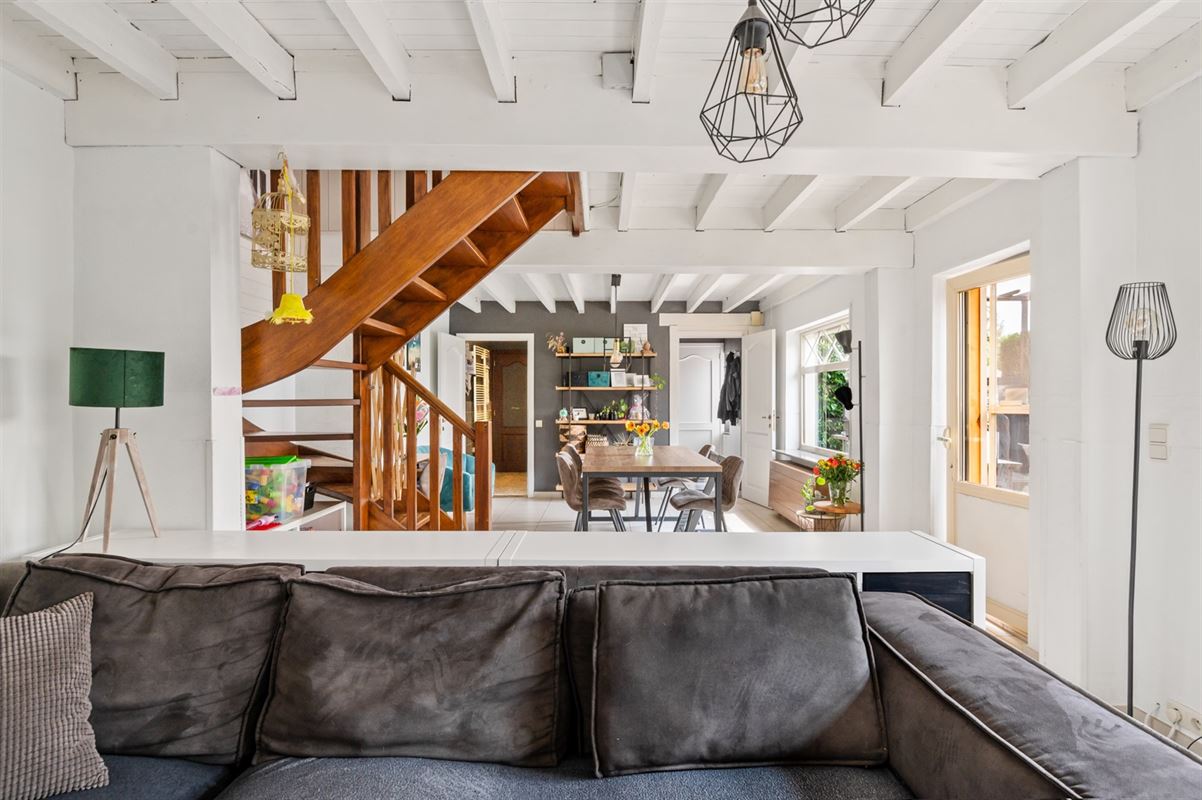 Rustieke instapklare woning met 2 slaapkamers en ruim terras