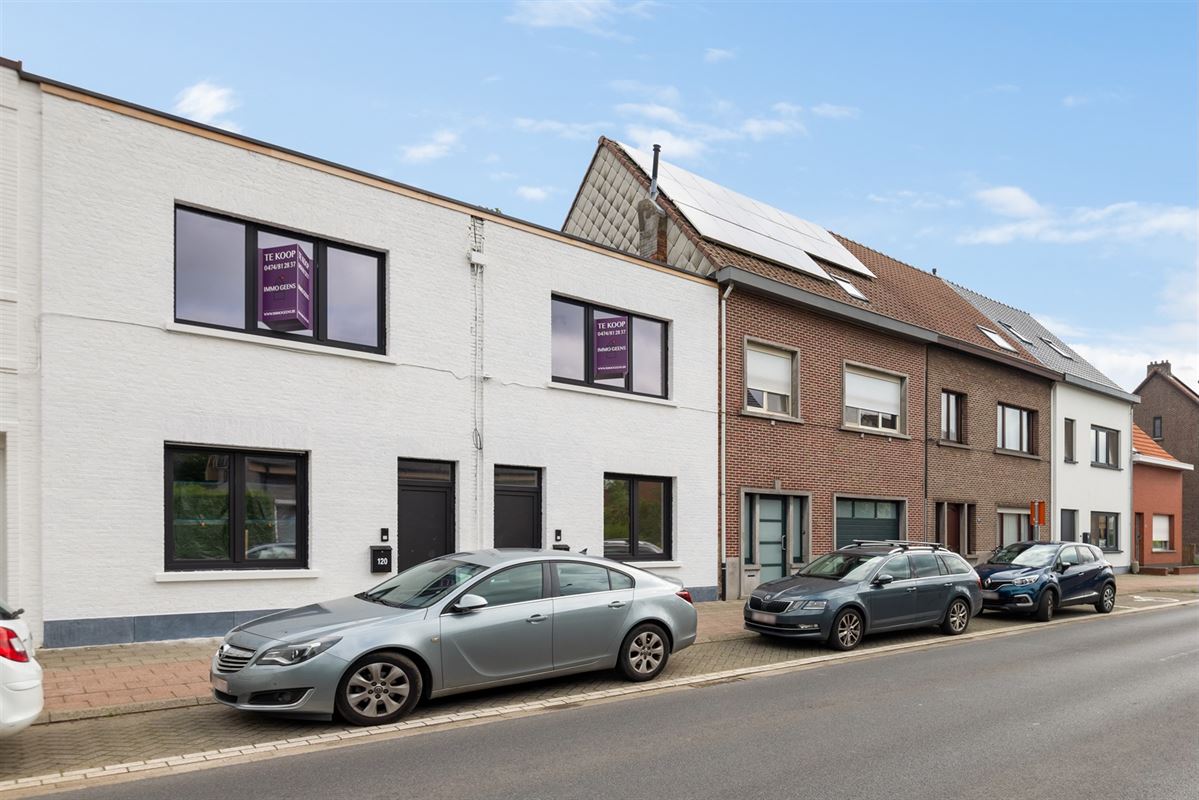 Volledig gerenoveerde woning met 3 slaapkamers en tuin