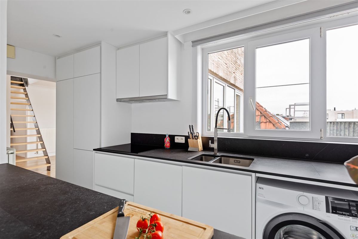 Gemeubeld duplex appartement met autostaanplaats