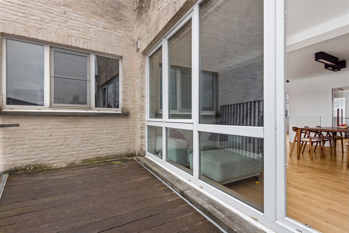 Gemeubeld duplex appartement met autostaanplaats