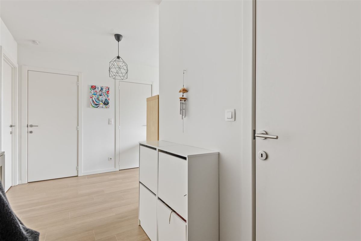 Appartement met 2 slaapkamers, ruim terras + autostaanplaats