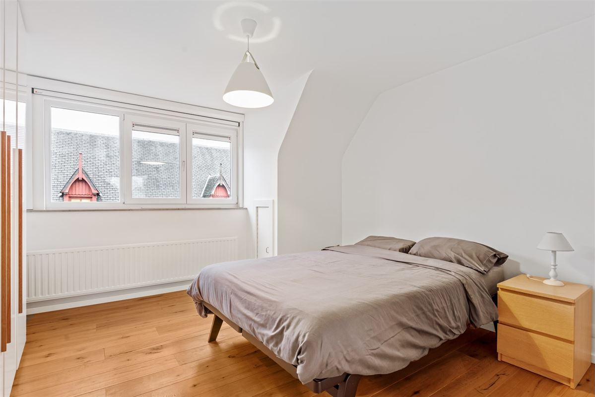 Gemeubeld duplex appartement met autostaanplaats