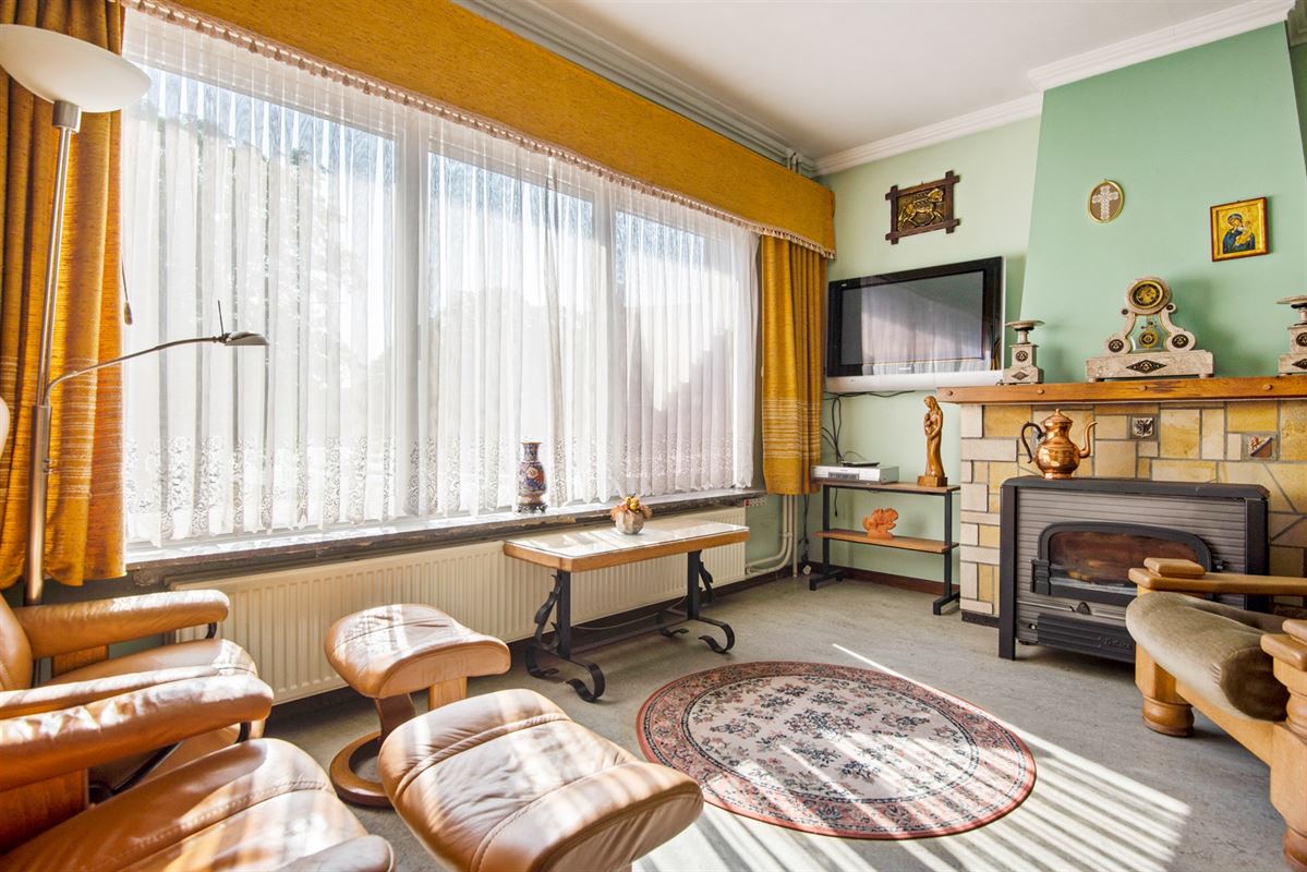 Goed gesitueerde bel-étage met zonnige tuin