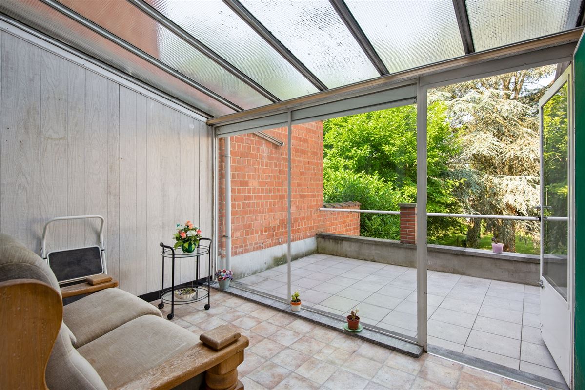 Goed gesitueerde bel-étage met zonnige tuin