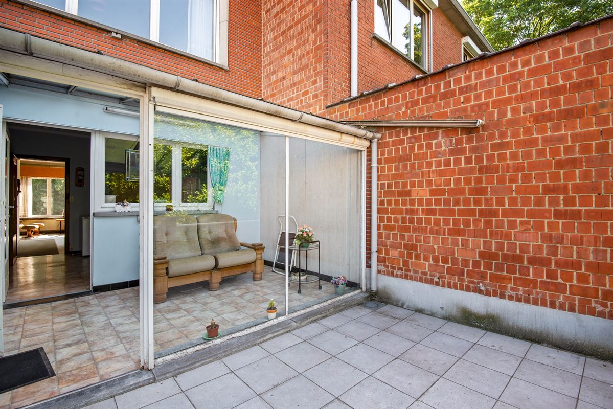 Goed gesitueerde bel-étage met zonnige tuin