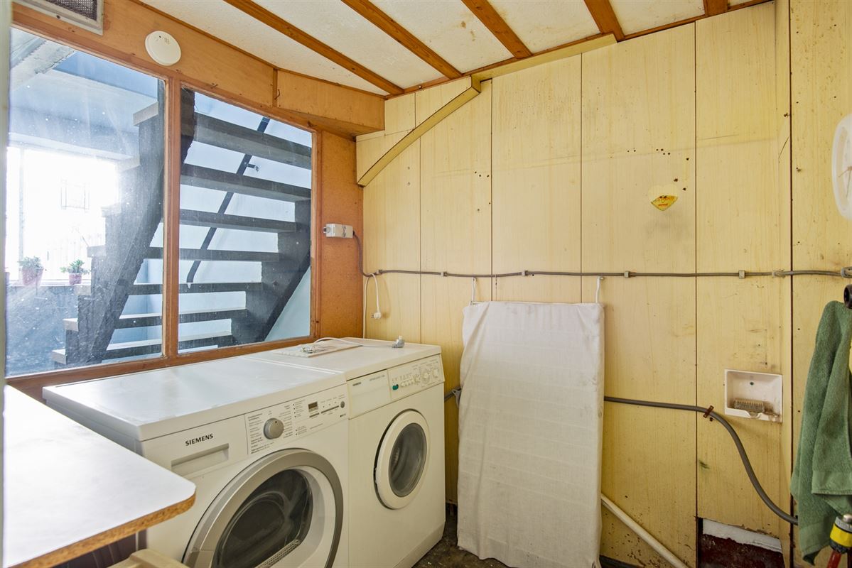 Goed gesitueerde bel-étage met zonnige tuin