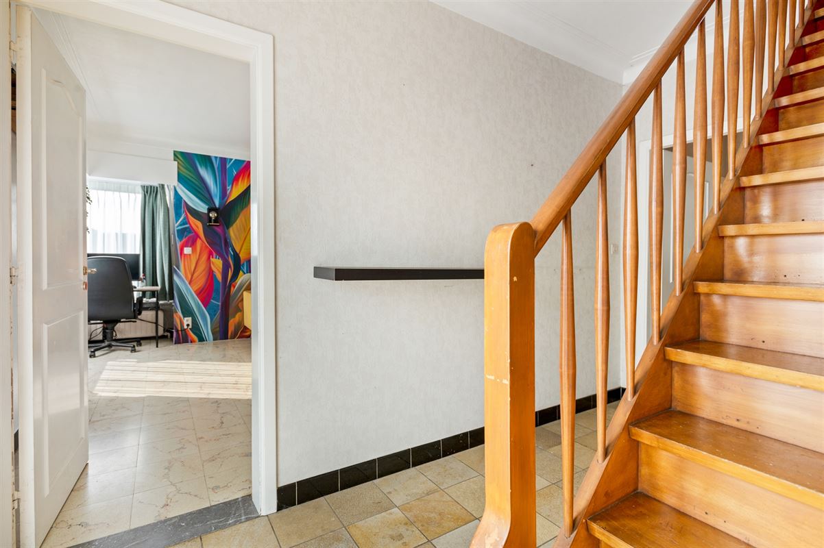 Zeer ruime open bebouwing op een perceel van 2185 m2