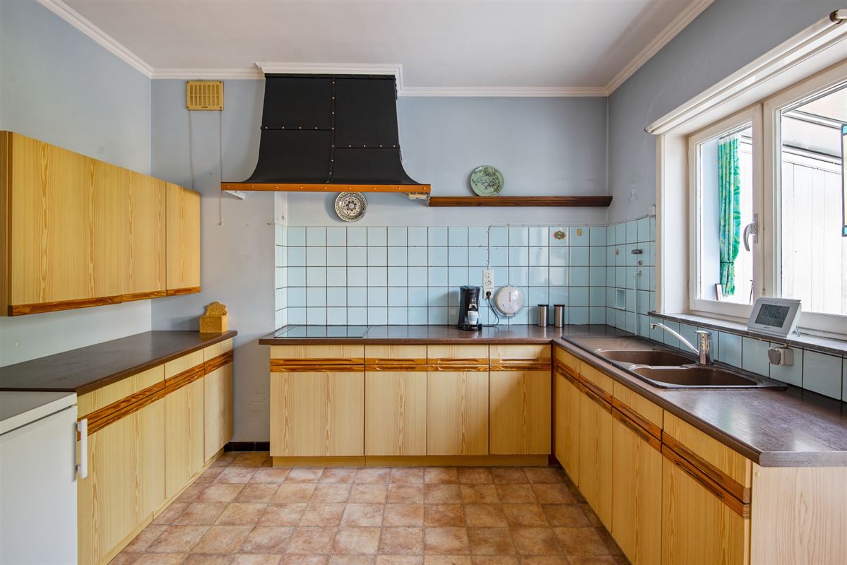 Goed gesitueerde bel-étage met zonnige tuin