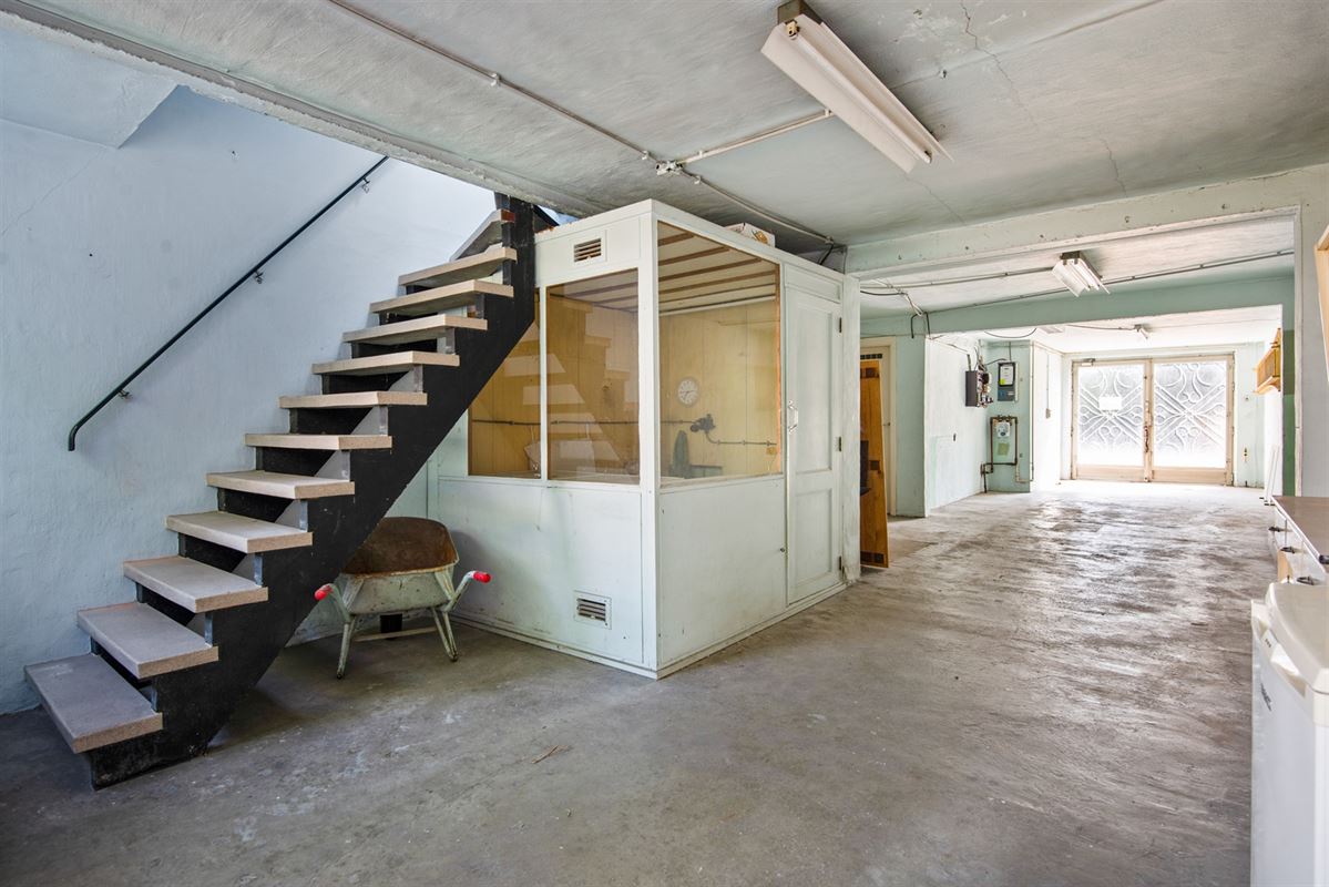 Goed gesitueerde bel-étage met zonnige tuin