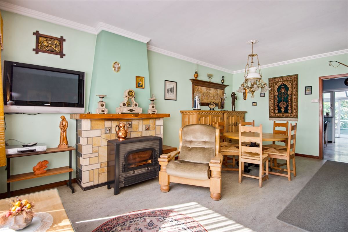 Goed gesitueerde bel-étage met zonnige tuin