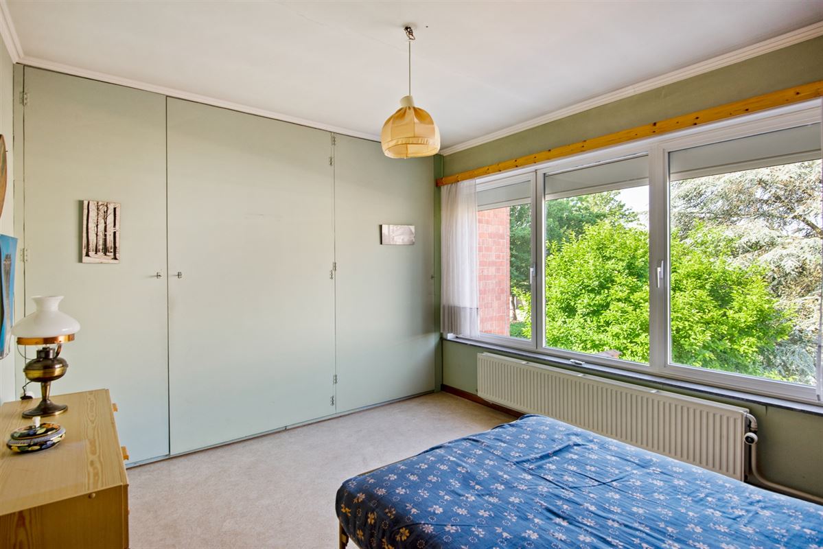 Goed gesitueerde bel-étage met zonnige tuin