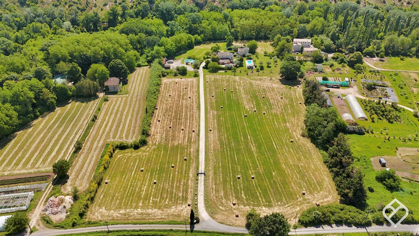 Superbe mas avec gîte et studio sur 4 hectares