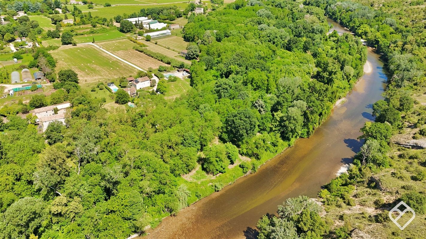 Superbe mas avec gîte et studio sur 4 hectares