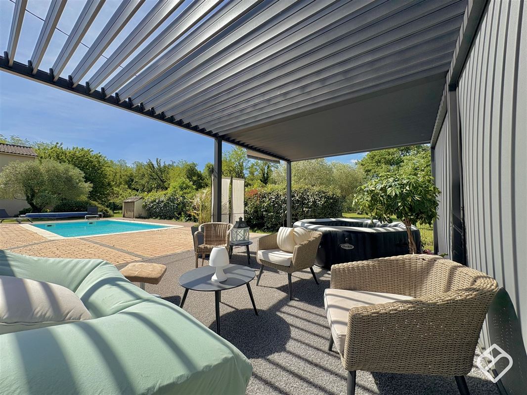 Superbe mas avec gîte et studio sur 4 hectares
