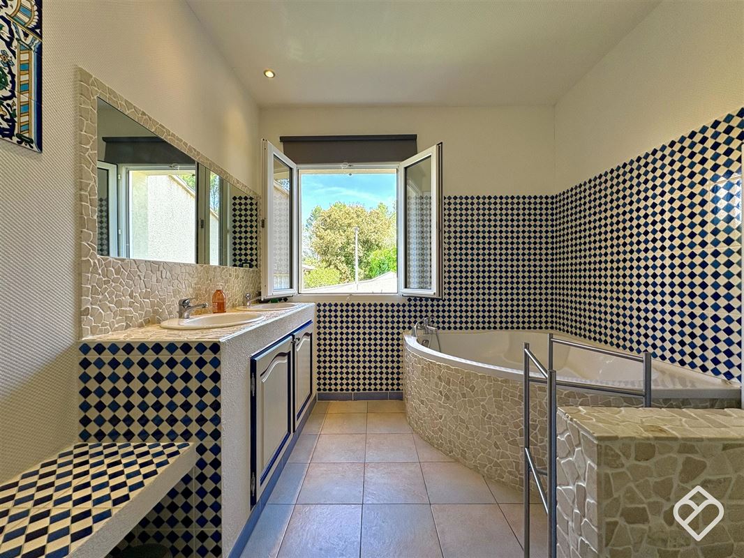 Maison 4 façades avec piscine Bagnols-sur-Cèze