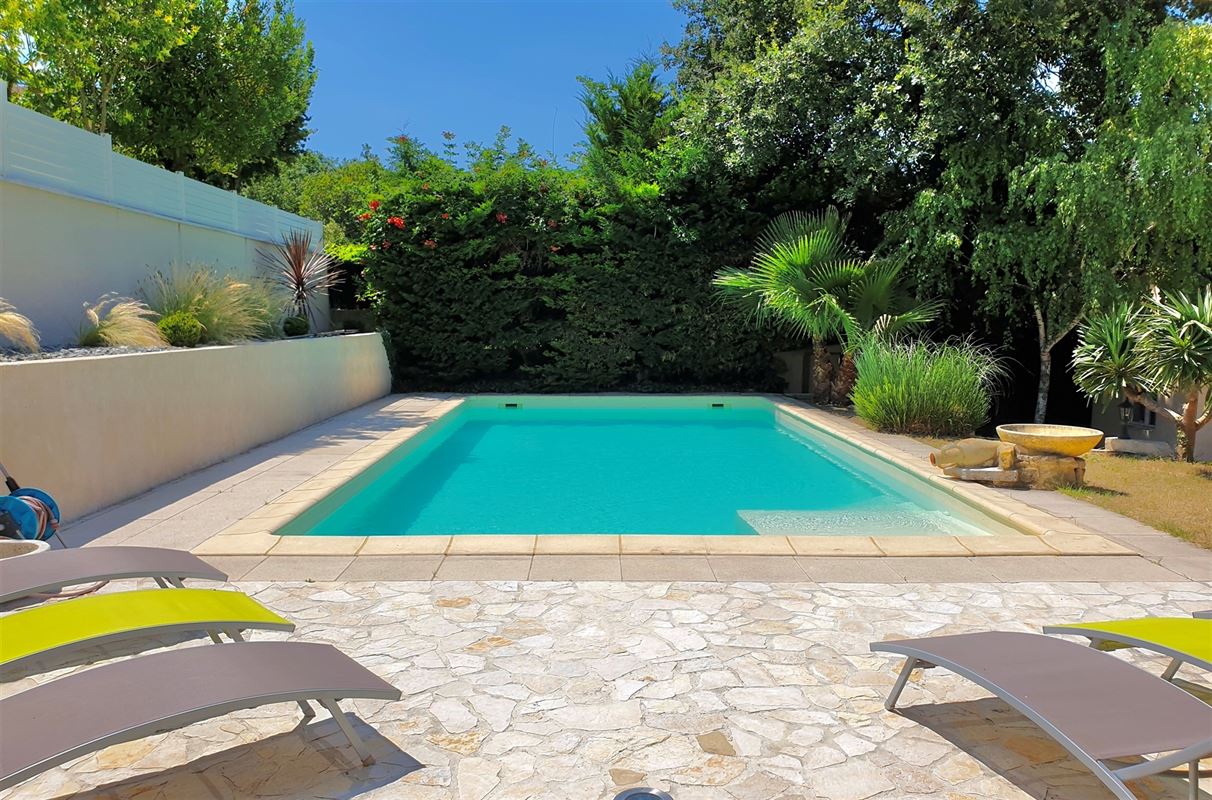 Maison 4 façades avec piscine Bagnols-sur-Cèze