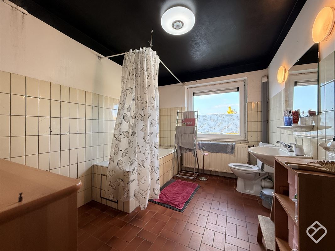 Immeuble mixte avez rez commercial et un appartement