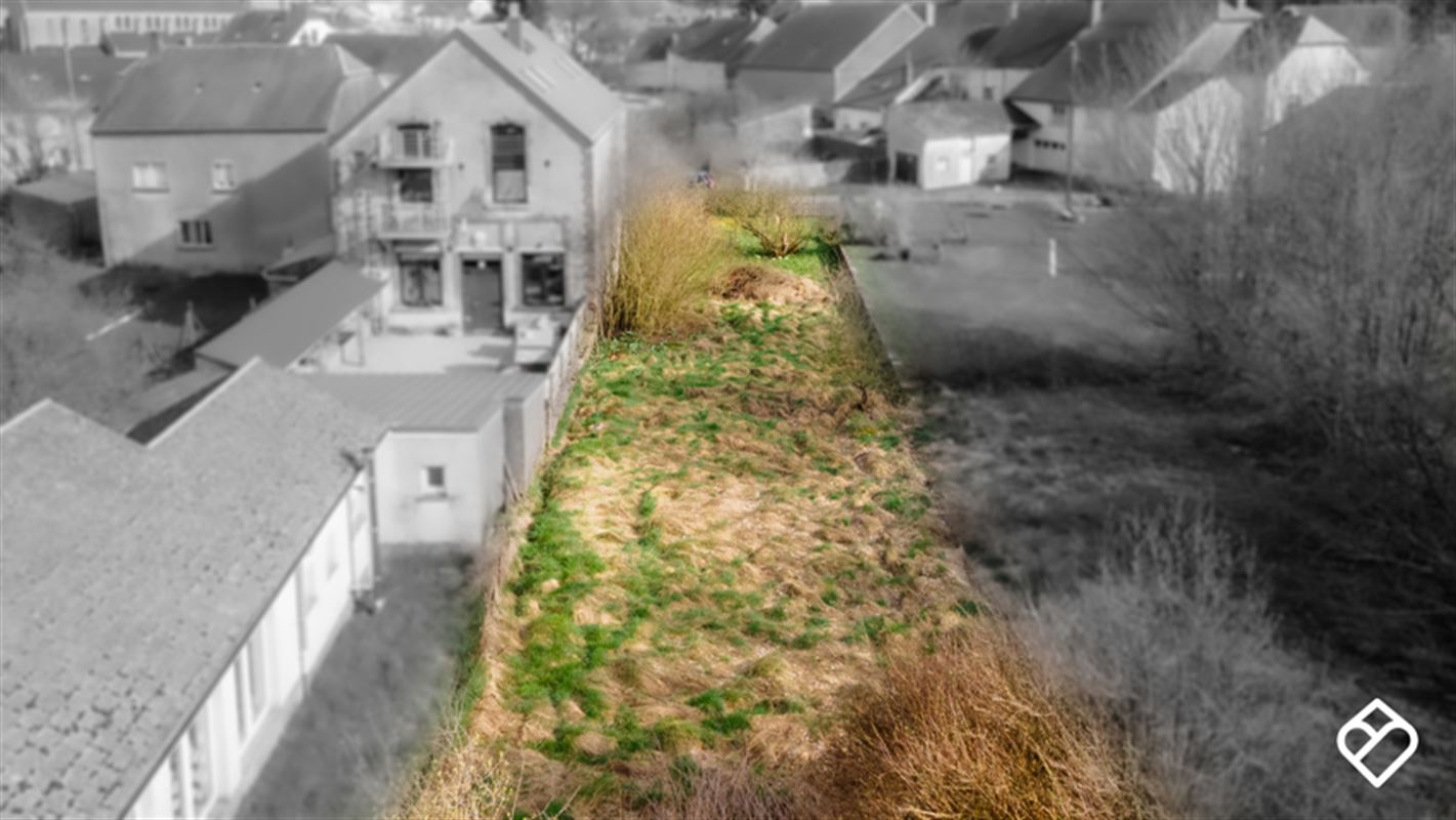 Joli Terrain Plat Pin