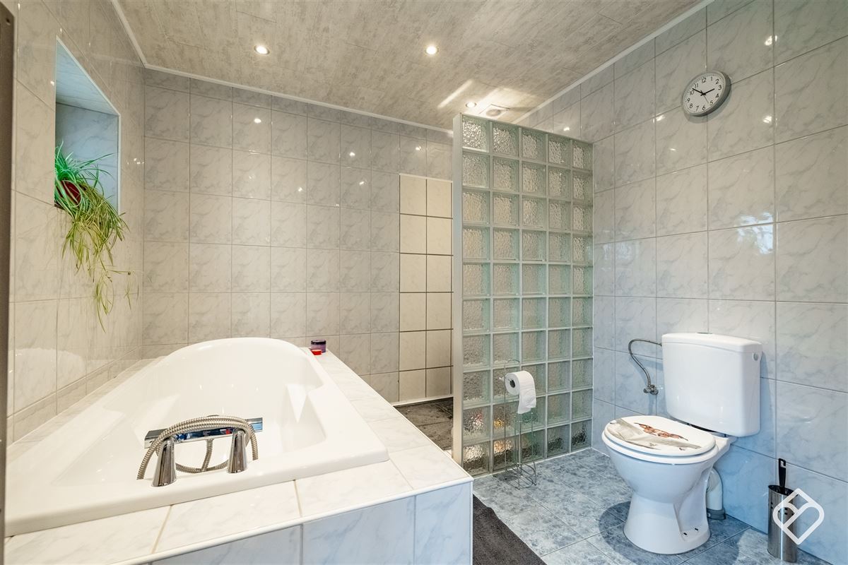 Maison familiale spacieuse avec grand garage