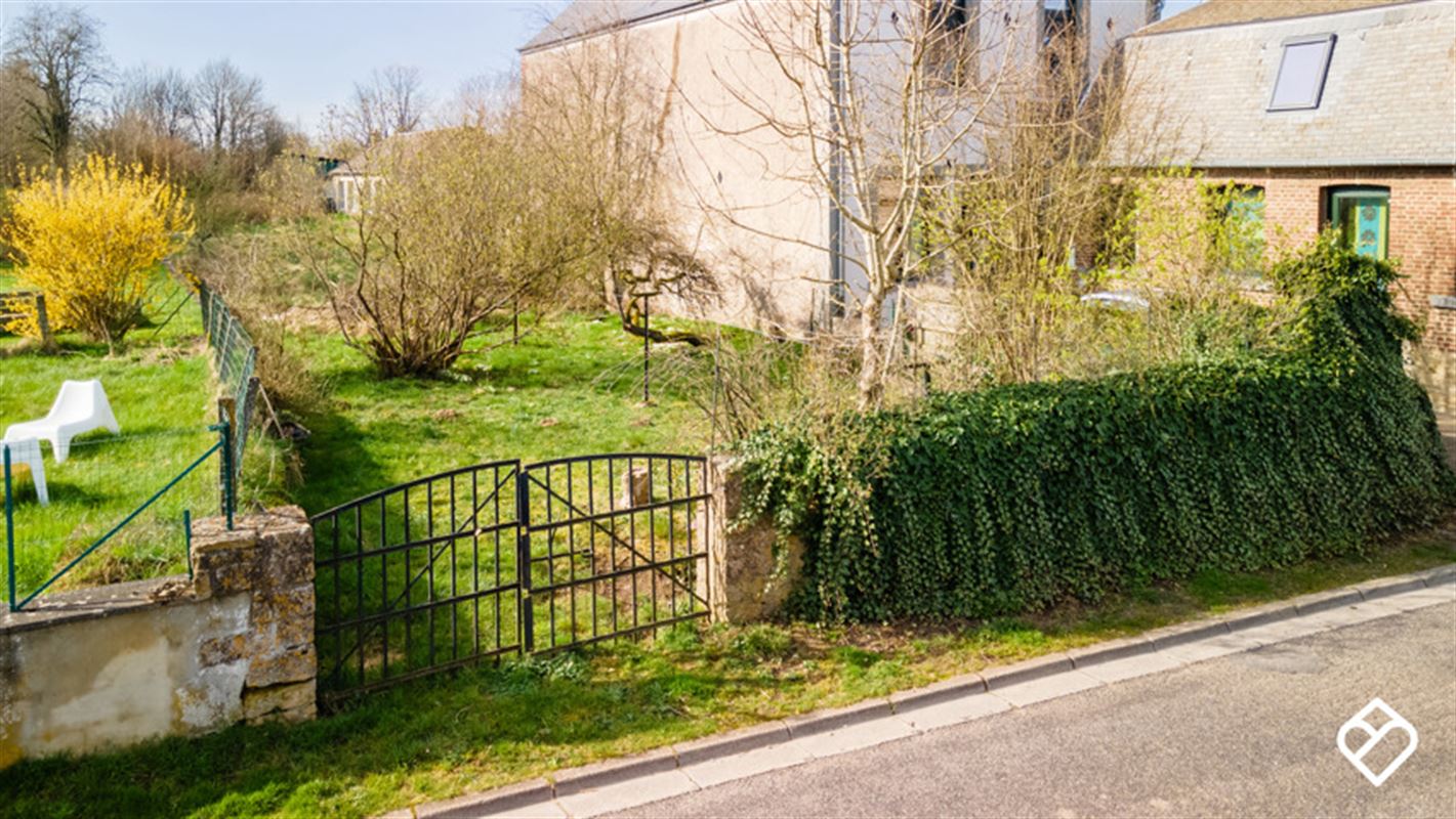 Joli Terrain Plat Pin