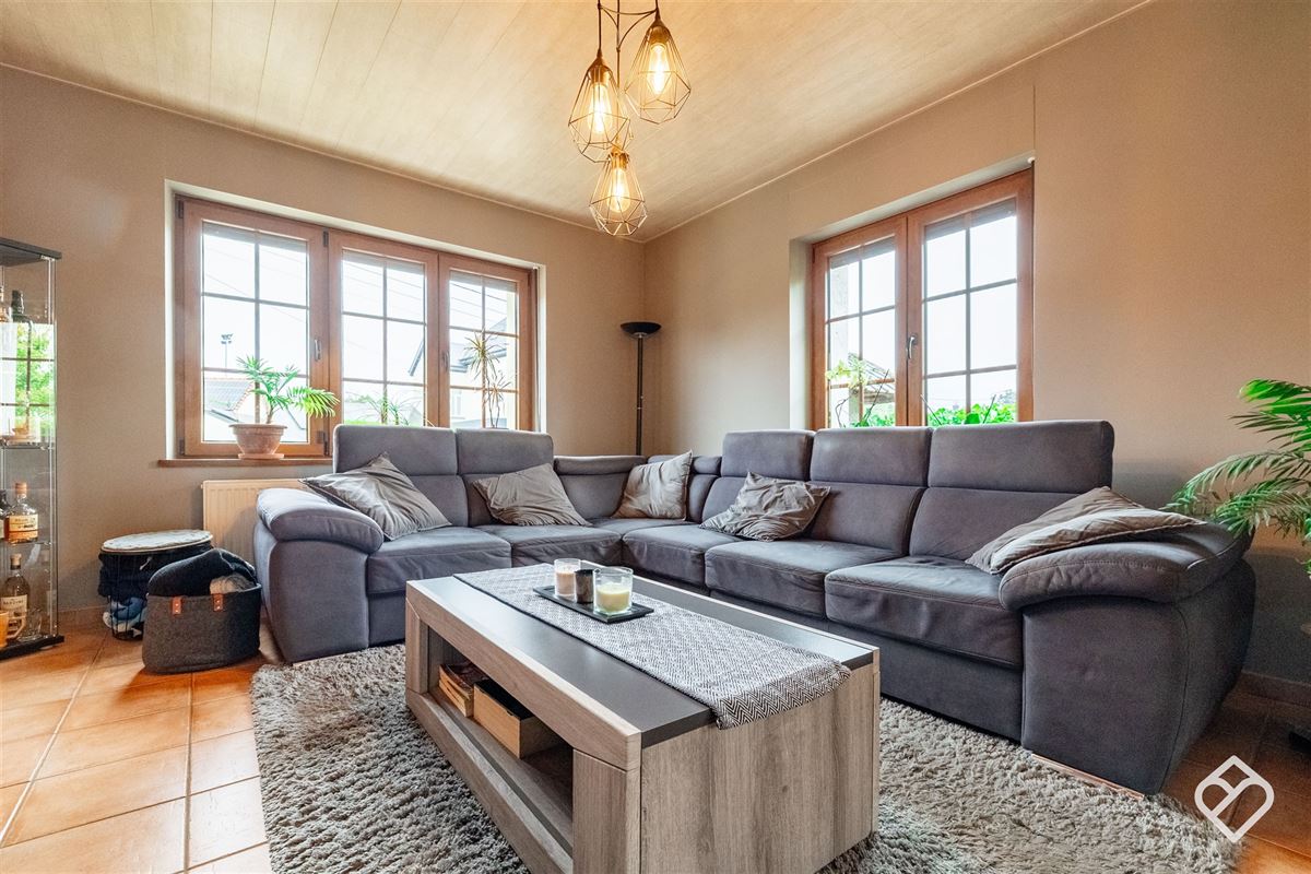 Maison familiale spacieuse avec grand garage