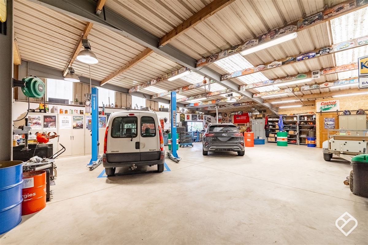 Maison familiale spacieuse avec grand garage