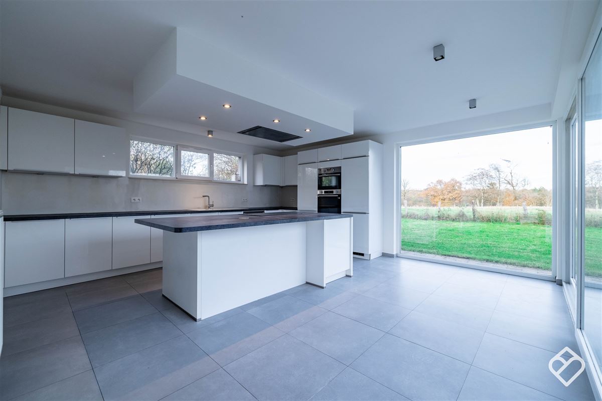 Grande maison récente à Breuvanne