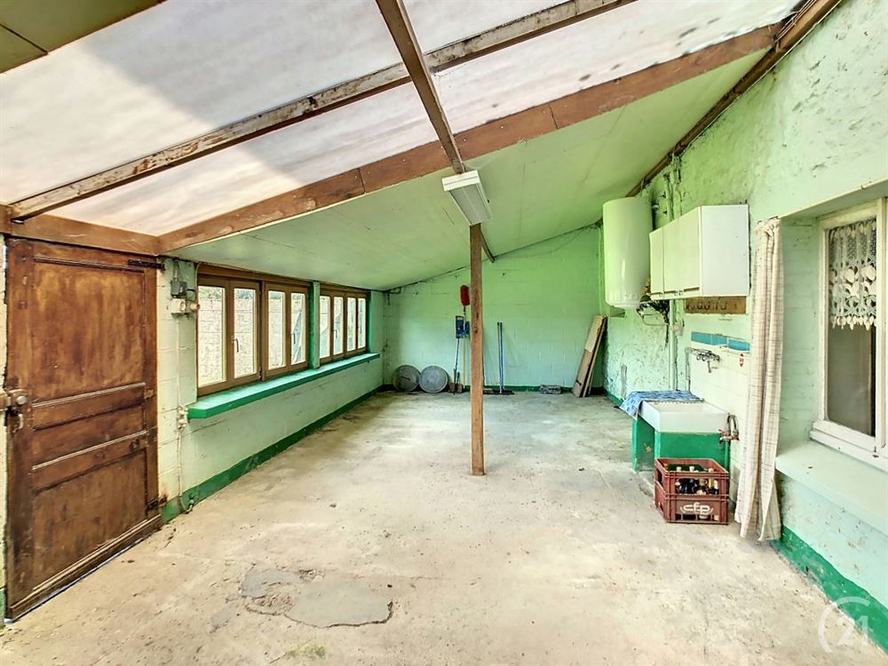 Ferme avec dépendances et terrain à rénover