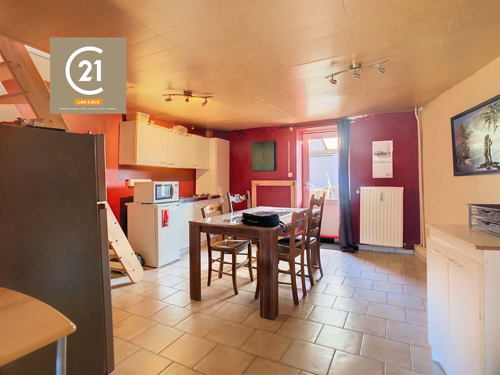 BELLE MAISON A RENOVER - 2 CHAMBRES - GARAGE - JAR