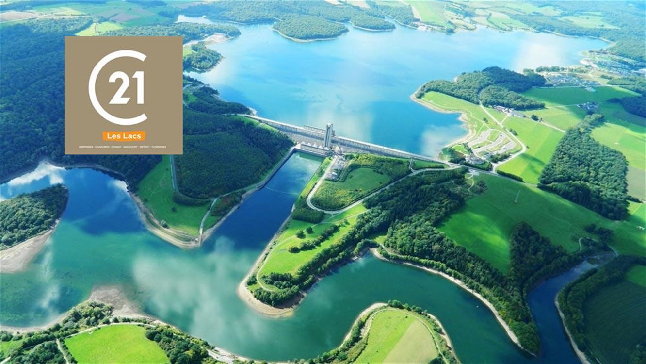 SUPERBE VILLA EN BORDURE DES LACS DE L'EAU D'HEURE