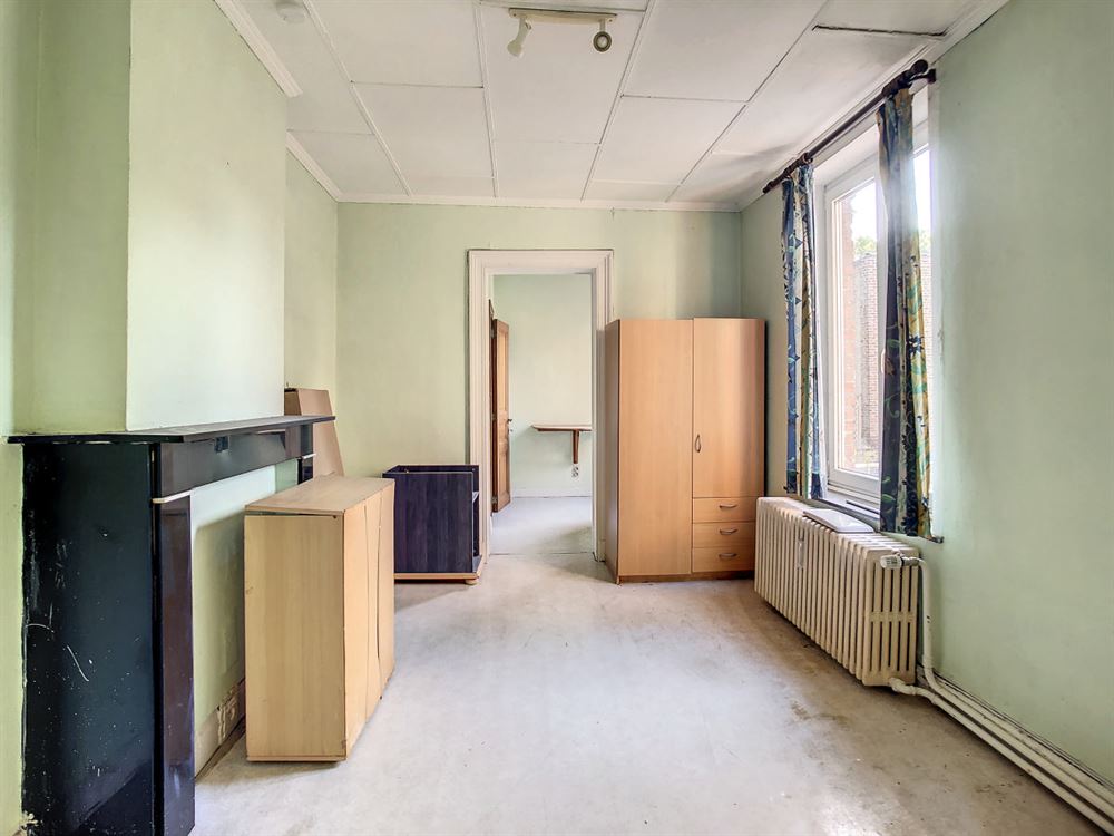 BELLE MAISON DE MAITRE SUR 3 NIVEAUX AVEC COUR