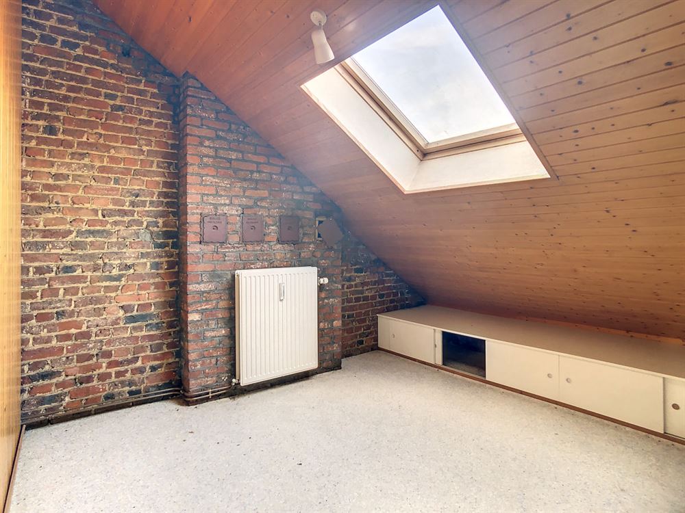 BELLE MAISON DE MAITRE SUR 3 NIVEAUX AVEC COUR