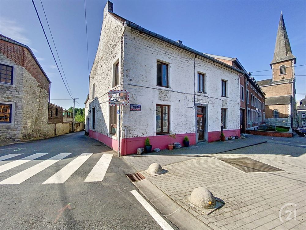 IMMEUBLE 5 CHAMBRES AU COEUR DU VILLAGE