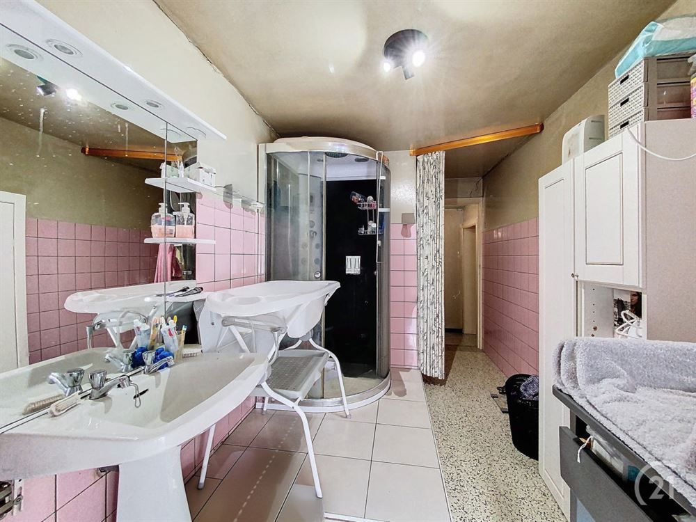 IMMEUBLE 5 CHAMBRES AU COEUR DU VILLAGE