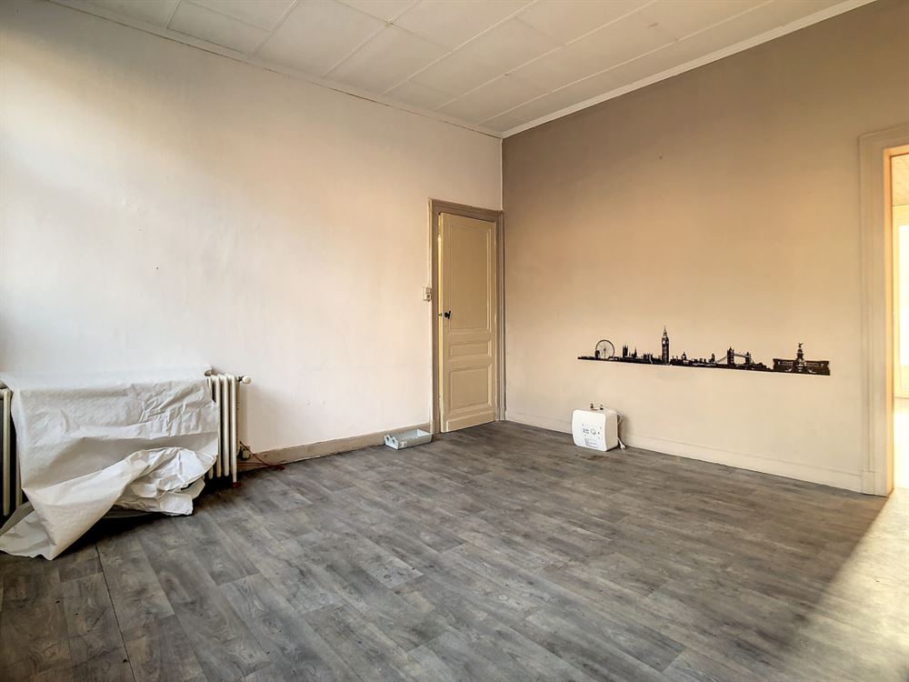 BELLE MAISON DE MAITRE SUR 3 NIVEAUX AVEC COUR