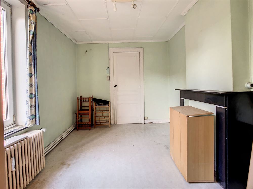 BELLE MAISON DE MAITRE SUR 3 NIVEAUX AVEC COUR