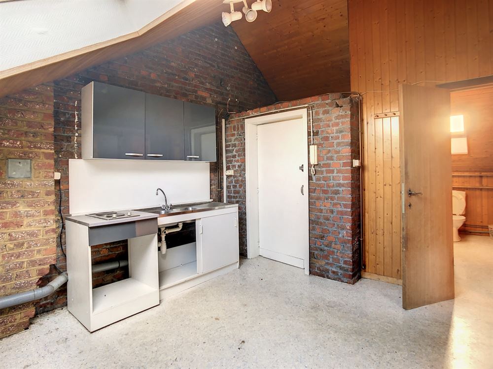 BELLE MAISON DE MAITRE SUR 3 NIVEAUX AVEC COUR