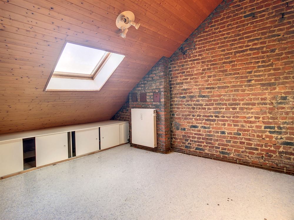 BELLE MAISON DE MAITRE SUR 3 NIVEAUX AVEC COUR